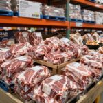 코스트코 4월 할인 상품 추천과 구매 팁 코스트코에서 판매하는 다양한 할인 소고기와 포장된 정육 코너