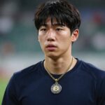 이정후가 경기 중 착용한 반클리프 알함브라 목걸이 클로즈업