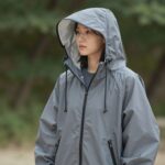 네파 바람막이 선택 가이드와 활용법 여름용 네파 싸이론 경량 바람막이를 입은 모습