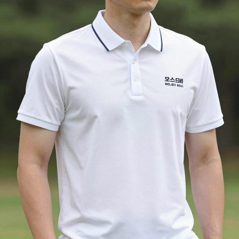 코오롱스포츠 모스드라이 베이직 폴로 반팔 티셔츠 화이트 컬러 착용 사진