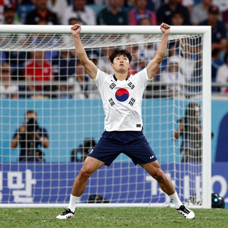 오현규 선수가 2026 월드컵 체코전에서 역전 결승골을 넣은 후 포효하는 모습